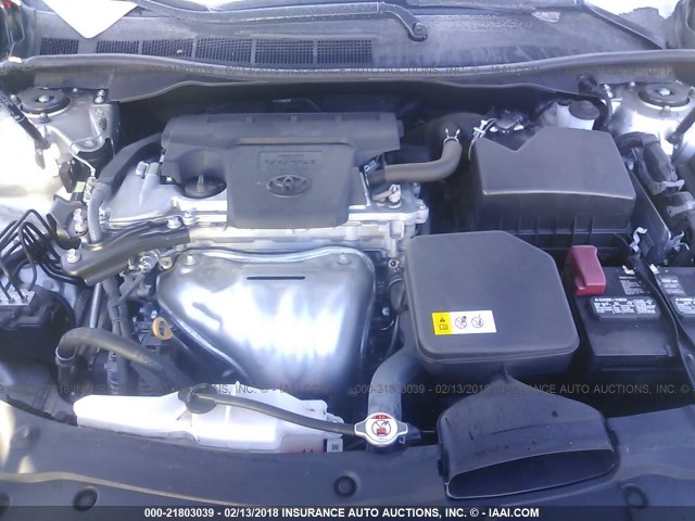 4T1BF1FK4HU415411 - 2017 TOYOTA CAMRY LE/XLE/SE/XSE SILVER photo 10