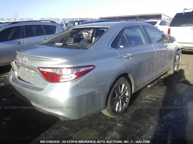 4T1BF1FK4HU415411 - 2017 TOYOTA CAMRY LE/XLE/SE/XSE SILVER photo 4