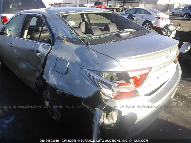 4T1BF1FK4HU415411 - 2017 TOYOTA CAMRY LE/XLE/SE/XSE SILVER photo 6