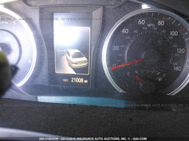 4T1BF1FK4HU415411 - 2017 TOYOTA CAMRY LE/XLE/SE/XSE SILVER photo 7