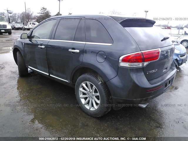 2LMDJ8JK3DBL47310 - 2013 LINCOLN MKX BLUE photo 3