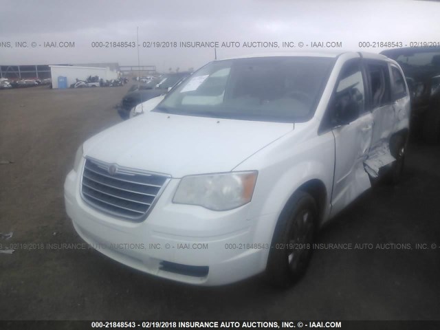 2A4RR4DE7AR206556 - 2010 CHRYSLER TOWN & COUNTRY LX WHITE photo 2