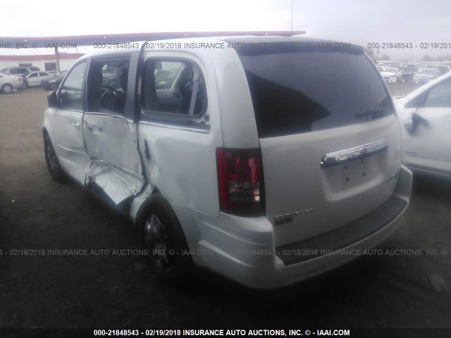 2A4RR4DE7AR206556 - 2010 CHRYSLER TOWN & COUNTRY LX WHITE photo 3