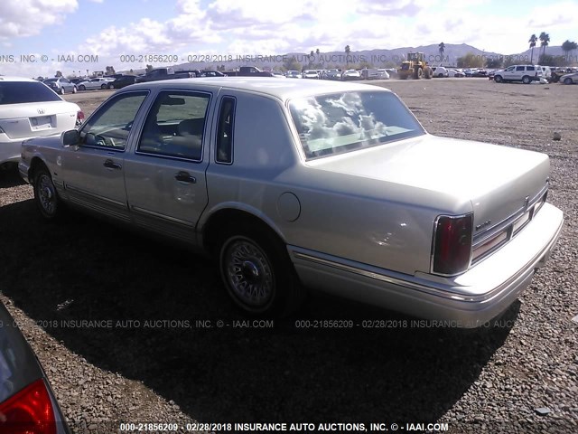 1LNLM81WXVY649070 - 1997 LINCOLN TOWN CAR EXECUTIVE BROWN photo 3