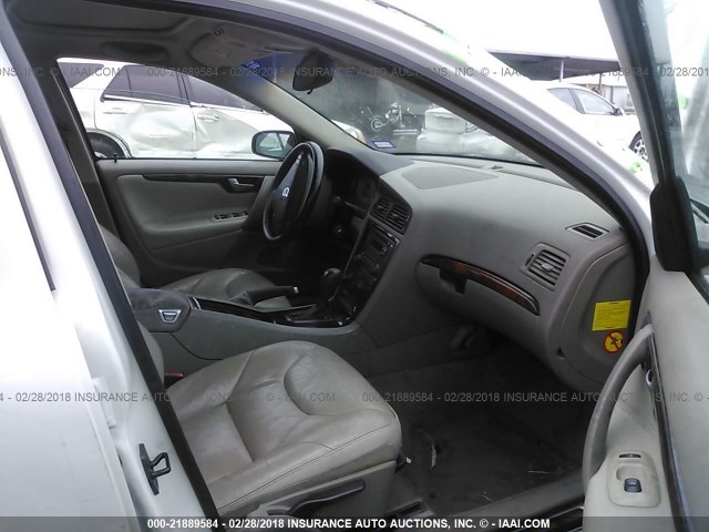 YV1RS612952459084 - 2005 VOLVO S60 WHITE photo 5