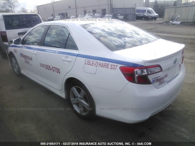 4T1BF1FK3CU132023 - 2012 TOYOTA CAMRY SE/LE/XLE WHITE photo 3