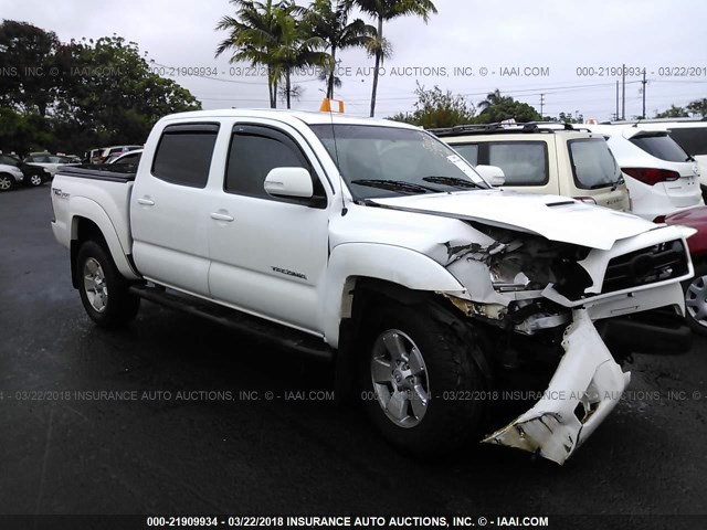 3TMLU4ENXFM177559 - 2015 TOYOTA TACOMA DOUBLE CAB/TRD PRO WHITE photo 1