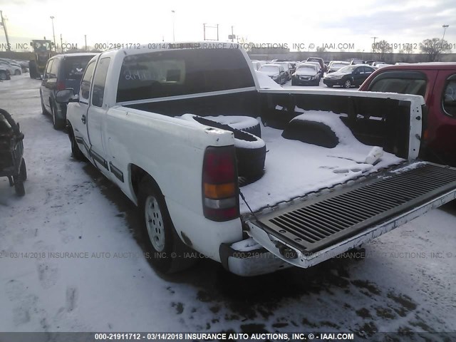 2GCEC19T221423864 - 2002 CHEVROLET SILVERADO C1500 WHITE photo 3