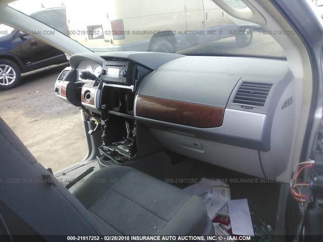 2A8HR54P48R610023 - 2008 CHRYSLER TOWN & COUNTRY TOURING SILVER photo 5