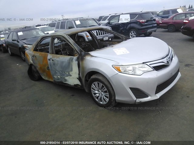 4T1BF1FK7CU085529 - 2012 TOYOTA CAMRY SE/LE/XLE SILVER photo 1