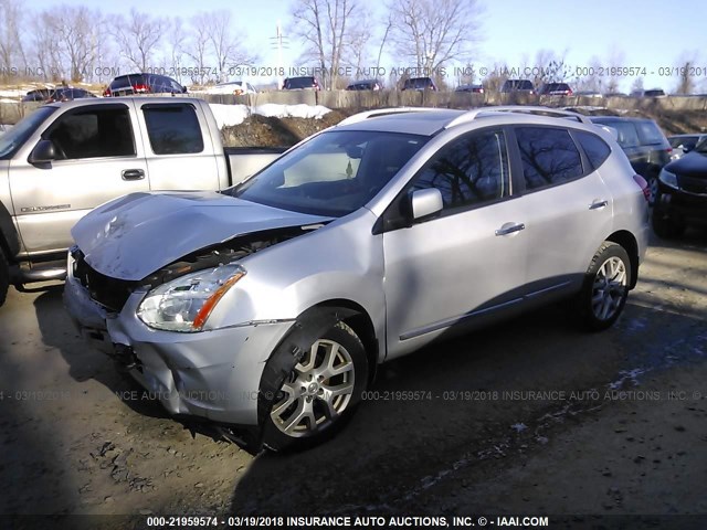 JN8AS5MV6DW104520 - 2013 NISSAN ROGUE S/SV SILVER photo 2