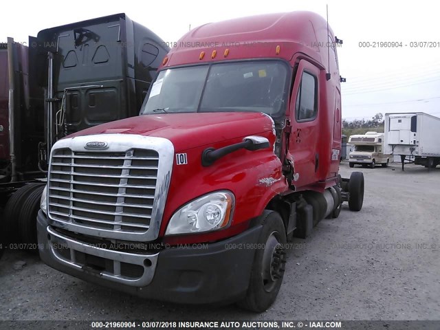 3AKGGLDR0DSFJ9509 - 2013 FREIGHTLINER CASCADIA 125  RED photo 2