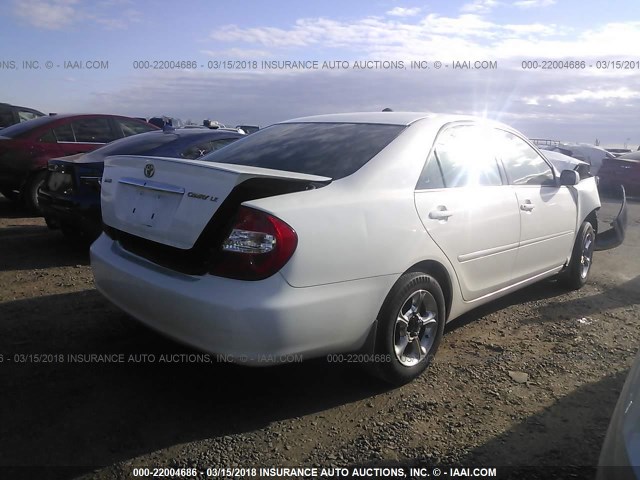 4T1BE32K62U094256 - 2002 TOYOTA CAMRY LE/XLE/SE WHITE photo 4