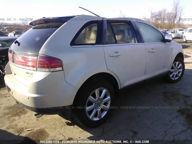 2LMDU88C47BJ22372 - 2007 LINCOLN MKX WHITE photo 4