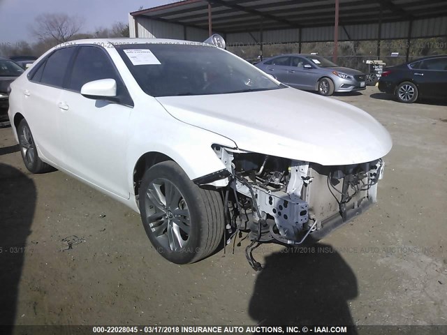 4T1BF1FK1FU492637 - 2015 TOYOTA CAMRY LE/XLE/SE/XSE WHITE photo 1