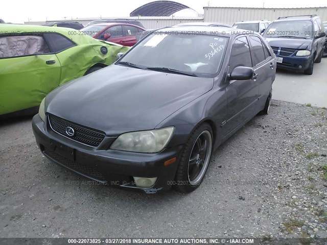 JTHBD192120060698 - 2002 LEXUS IS 300 GRAY photo 2