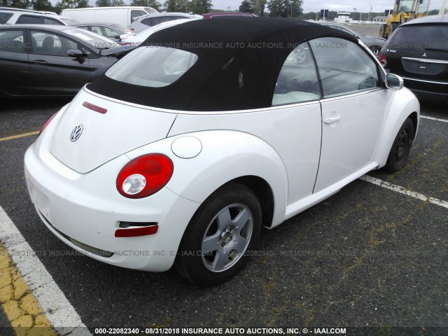 3VWRG3AL2AM010151 - 2010 VOLKSWAGEN NEW BEETLE Weiß Foto 4