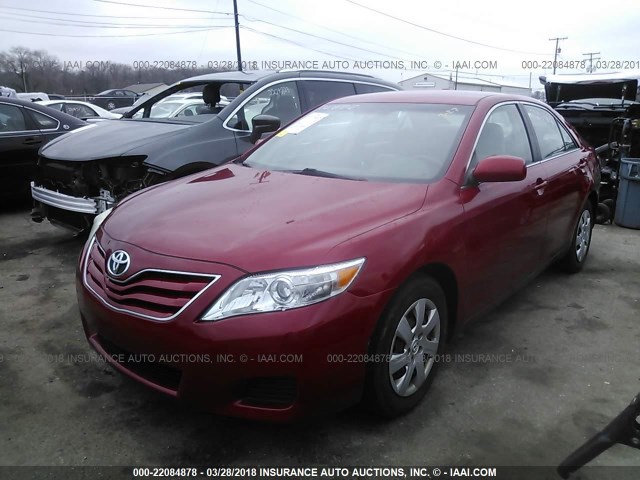 4T1BF3EK5BU137395 - 2011 TOYOTA CAMRY SE/LE/XLE RED photo 2