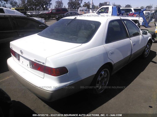 JT2BG22K7Y0489290 - 2000 TOYOTA CAMRY CE/LE/XLE WHITE photo 4