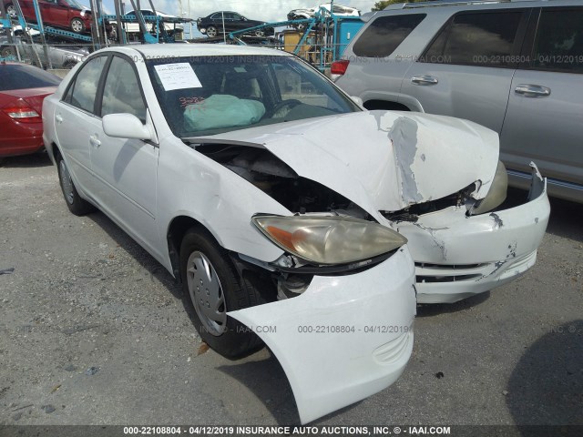 4T1BE32K12U017231 - 2002 TOYOTA CAMRY LE/XLE/SE WHITE photo 1