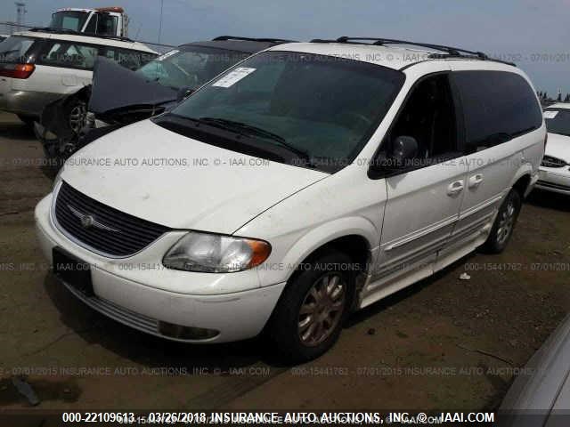 2C4GP54L42R711186 - 2002 CHRYSLER TOWN & COUNTRY LXI WHITE photo 2