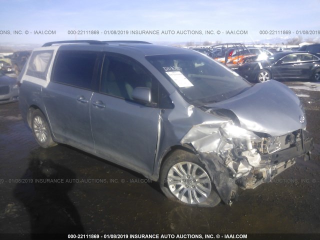 5TDYK3DC7FS683078 - 2015 TOYOTA SIENNA XLE/LIMITED SILVER photo 1