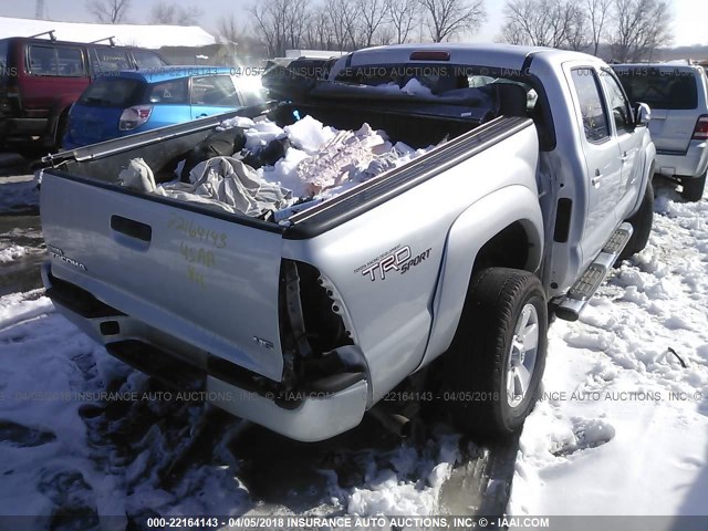 3TMLU4ENXDM129041 - 2013 TOYOTA TACOMA DOUBLE CAB SILVER photo 4