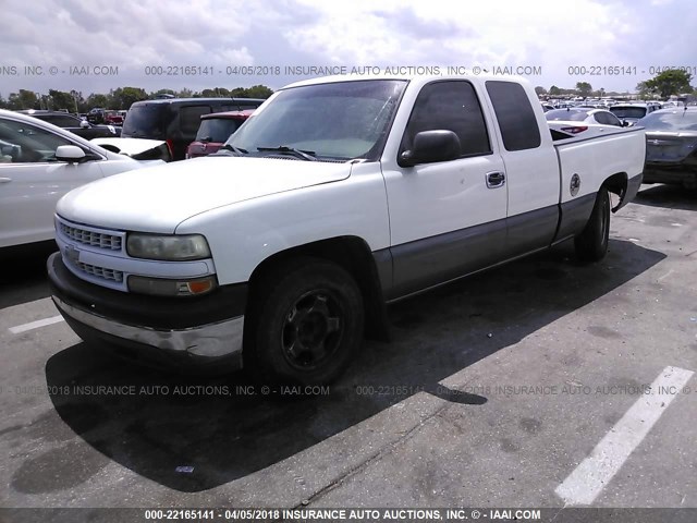 2GCEC19W7Y1105211 - 2000 CHEVROLET SILVERADO C1500 WHITE photo 2