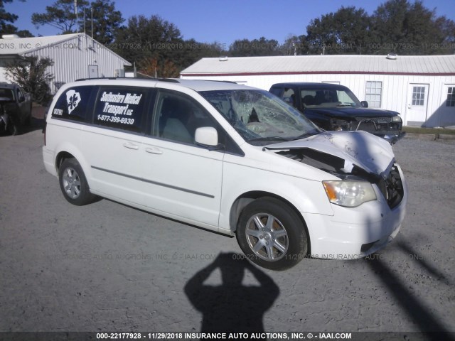 2A4RR5D15AR249652 - 2010 CHRYSLER TOWN & COUNTRY TOURING WHITE photo 1