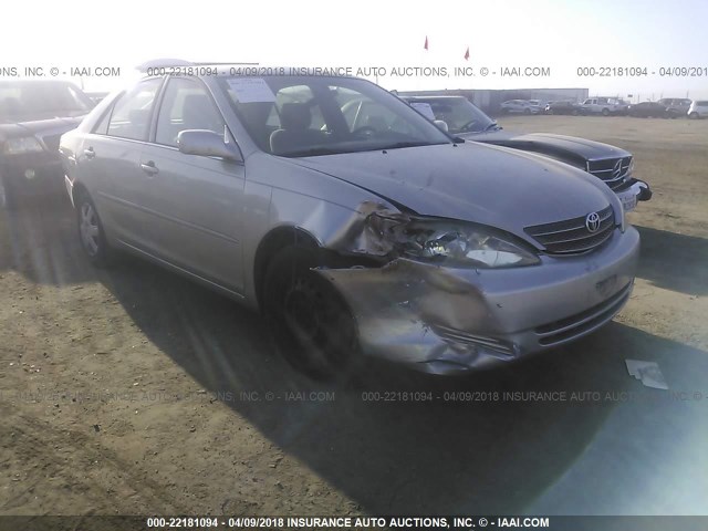4T1BE32KX3U201830 - 2003 TOYOTA CAMRY LE/XLE/SE SILVER photo 1