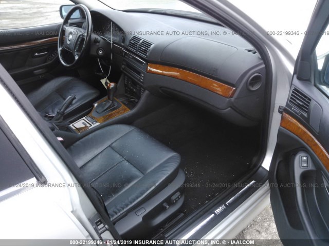 WBADT43441GX20762 - 2001 BMW 525 I AUTOMATIC SILVER photo 5