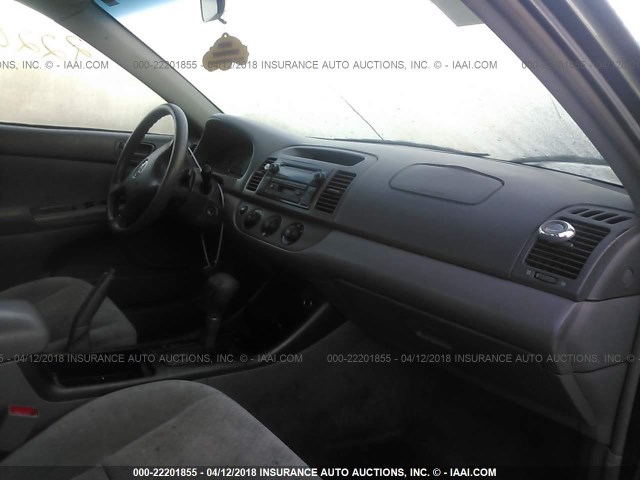 4T1BE32K82U574685 - 2002 TOYOTA CAMRY LE/XLE/SE GRAY photo 5