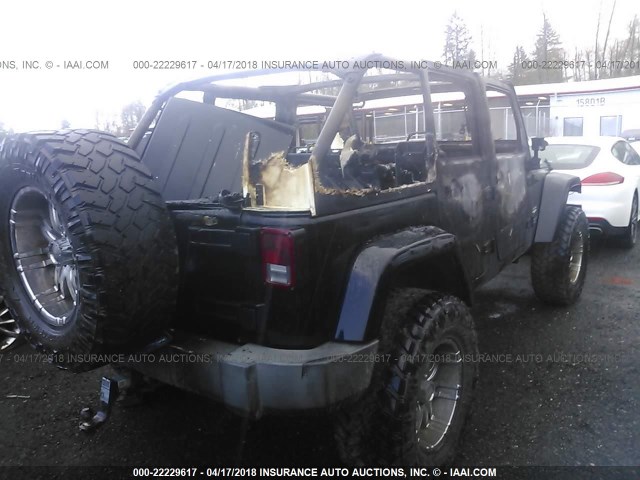 1J4GA59187L137632 - 2007 JEEP WRANGLER SAHARA BLACK photo 4