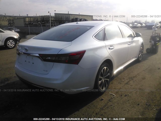 4T1BK1EB3JU286452 - 2018 TOYOTA AVALON XLE PLUS/PREMIUM/TOUR/LTD WHITE photo 4