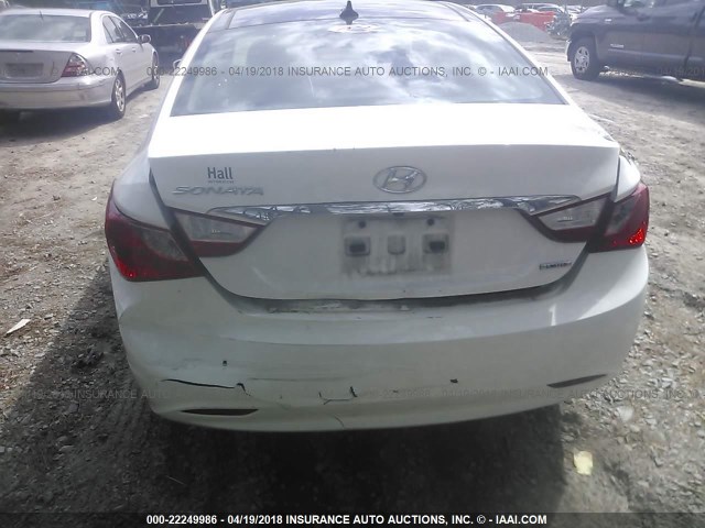 5NPEC4AC4DH598356 - 2013 HYUNDAI SONATA SE/LIMITED WHITE photo 6