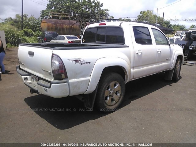 3TMJU4GN7BM111775 - 2011 TOYOTA TACOMA DOUBLE CAB PRERUNNER WHITE photo 4