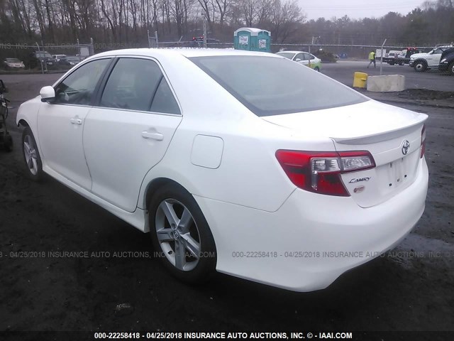 4T1BF1FK8EU336254 - 2014 TOYOTA CAMRY L/SE/LE/XLE 白色 照片 3