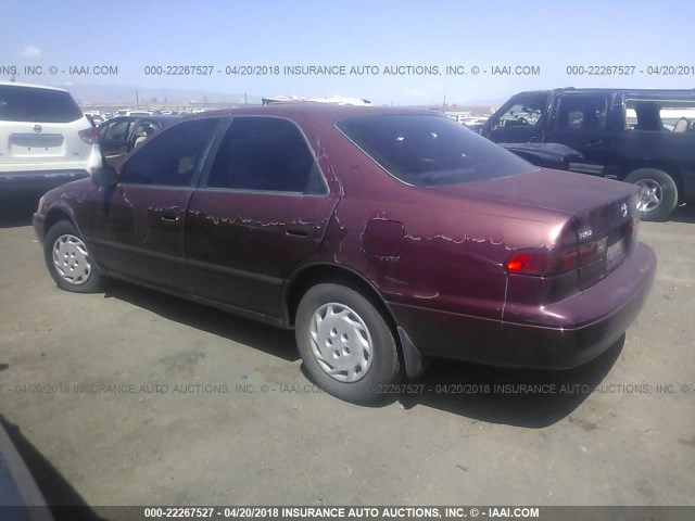 JT2BG22K6W0215558 - 1998 TOYOTA CAMRY CE/LE/XLE MAROON photo 3