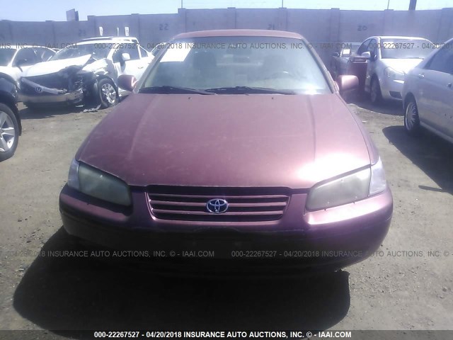 JT2BG22K6W0215558 - 1998 TOYOTA CAMRY CE/LE/XLE MAROON photo 6