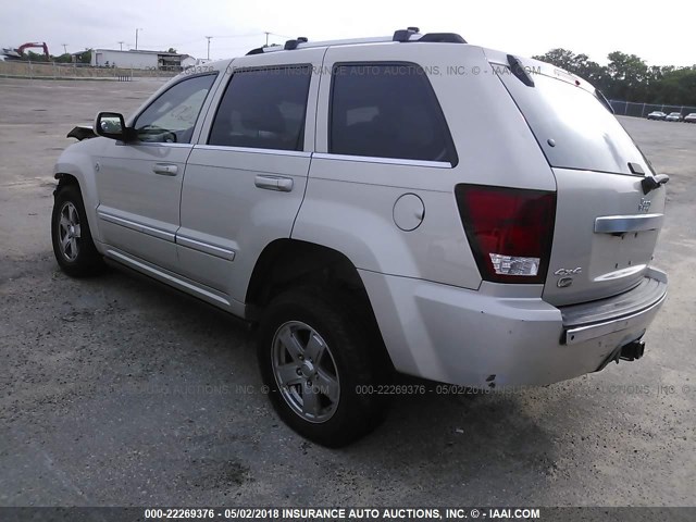 1J8HR68297C667183 - 2007 JEEP GRAND CHEROKEE OVERLAND SILVER photo 3