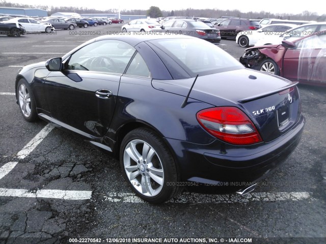 WDBWK5EA1BF240465 - 2011 MERCEDES-BENZ SLK 300 BLUE photo 3