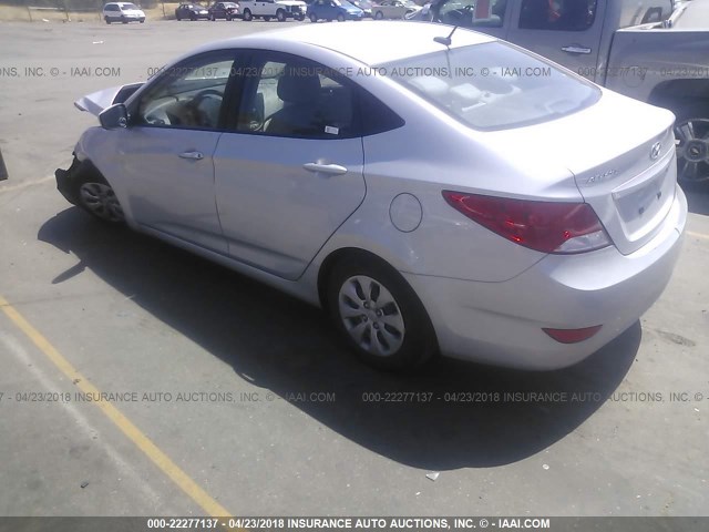 KMHCT4AEXHU224270 - 2017 HYUNDAI ACCENT SE SILVER photo 3