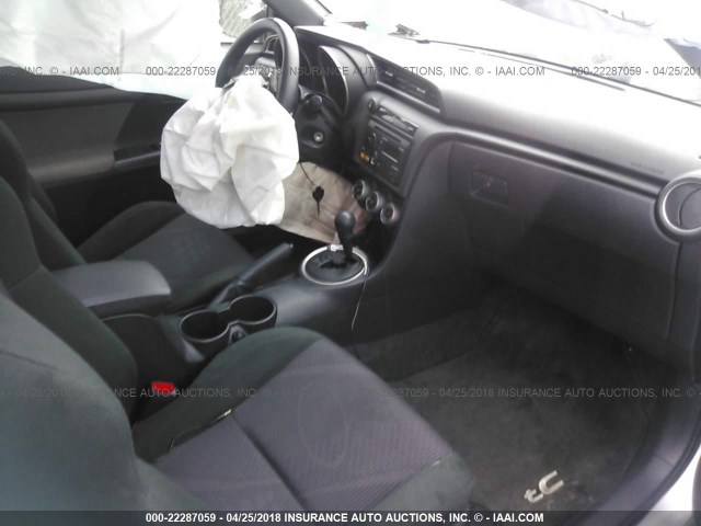 JTKJF5C76C3034027 - 2012 TOYOTA SCION TC SILVER photo 5