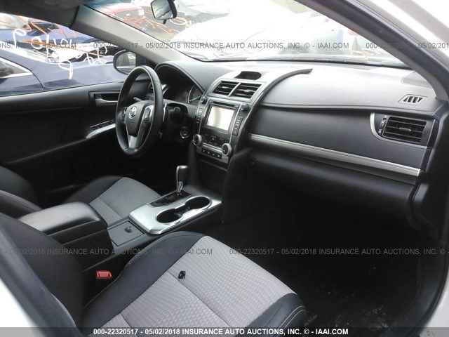 4T1BF1FK3EU443552 - 2014 TOYOTA CAMRY L/SE/LE/XLE Ağ foto 5