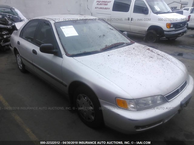 1HGCD5621VA068429 - 1997 HONDA ACCORD DX SILVER photo 1