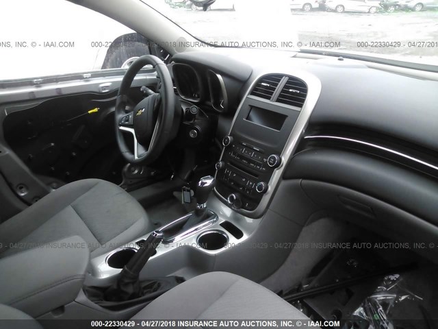 1G11A5SL5EF191675 - 2014 CHEVROLET MALIBU LS 银色 照片 5