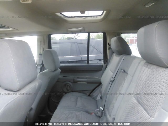 1J8HG48K77C670657 - 2007 JEEP COMMANDER BLACK photo 8