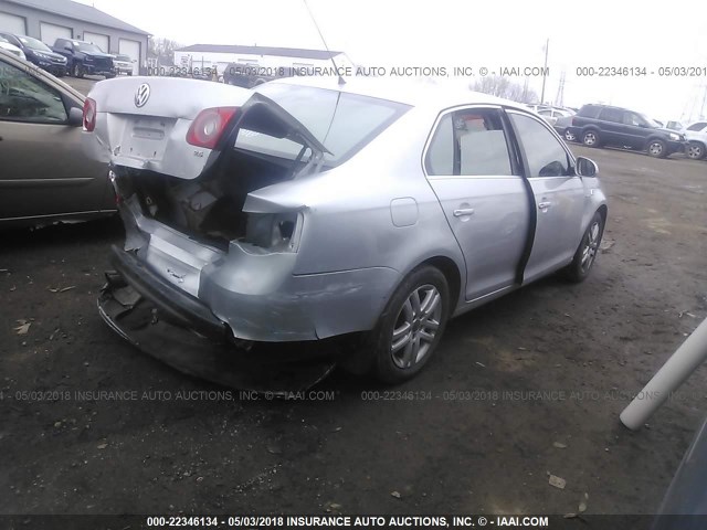 3VWEF71K67M151586 - 2007 VOLKSWAGEN JETTA WOLFSBURG SILVER photo 4