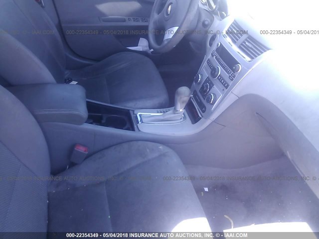 1G1ZA5EU3CF357843 - 2012 CHEVROLET MALIBU LS 灰色 照片 5