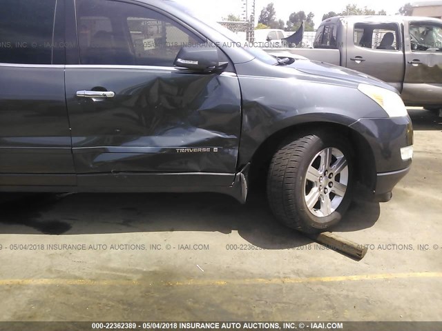 1GNER23D39S124293 - 2009 CHEVROLET TRAVERSE LT GRAY photo 6